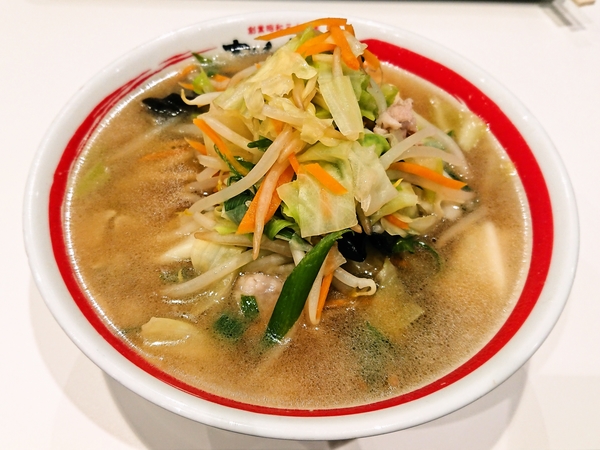 ちゃんぽん亭の「１日分の野菜ちゃんぽん」（８５３円）
