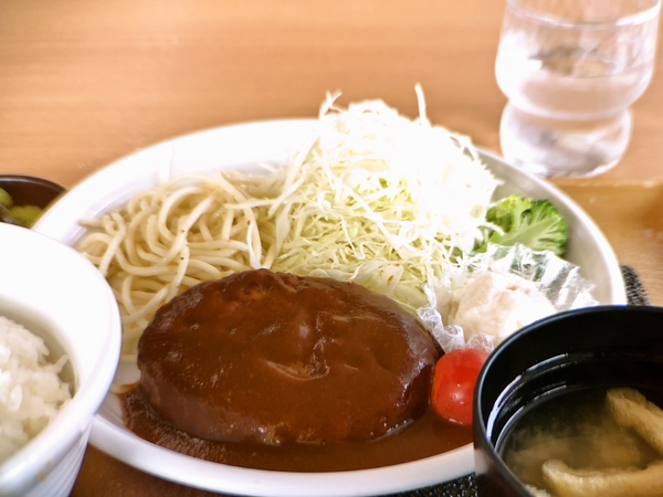 ハンバーグ定食