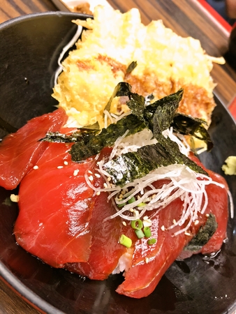 まぐろ漬けトロ天丼