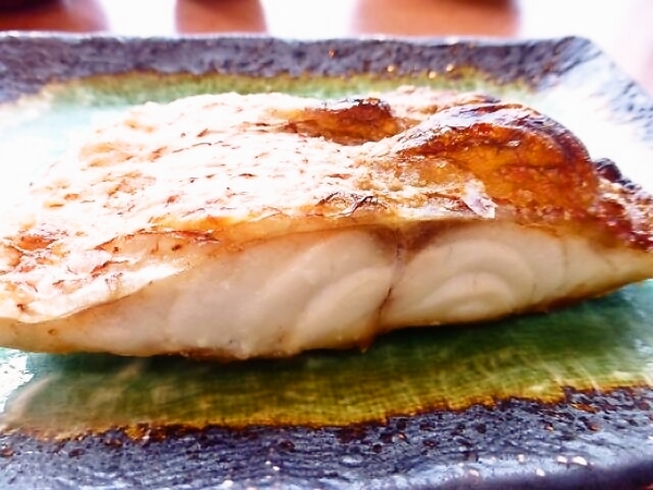 お頭付きじゃないけど鯛の塩焼き