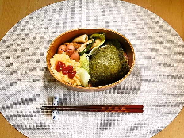 おにぎり弁当