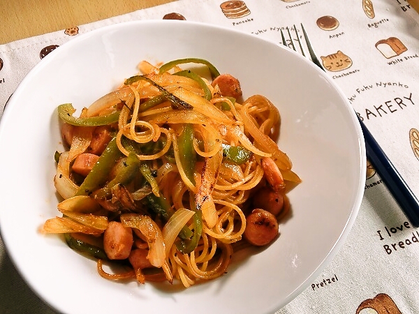 水漬けパスタのナポリタン