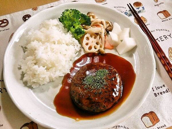 ハンバーグのワンプレート昼ご飯