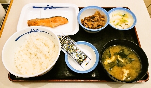 朝食