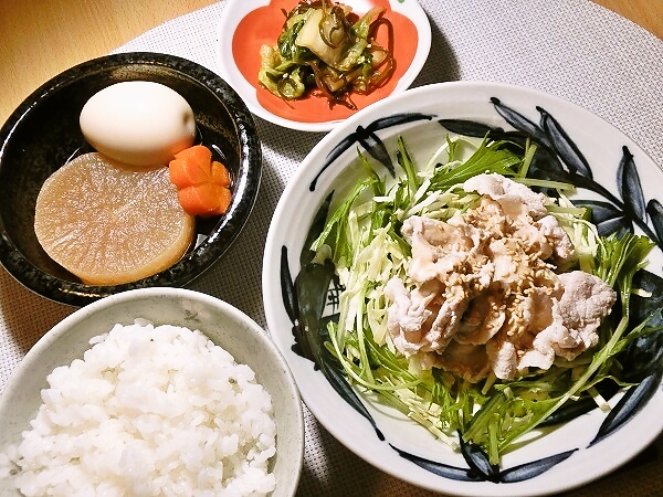 豚の温しゃぶサラダの晩ごはん