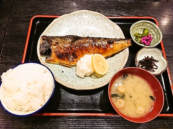 焼き魚定食(焼きサバ大)