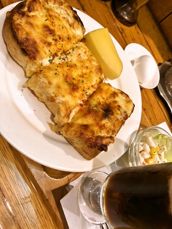 一度は食べてみたいピザトースト発祥の店のピザトースト