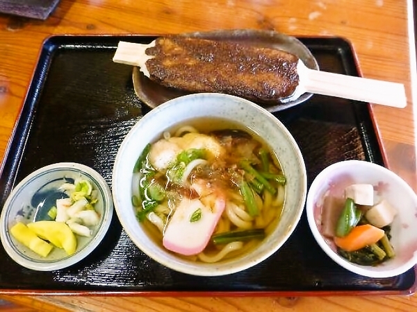 エゴマの五平餅とうどんセット