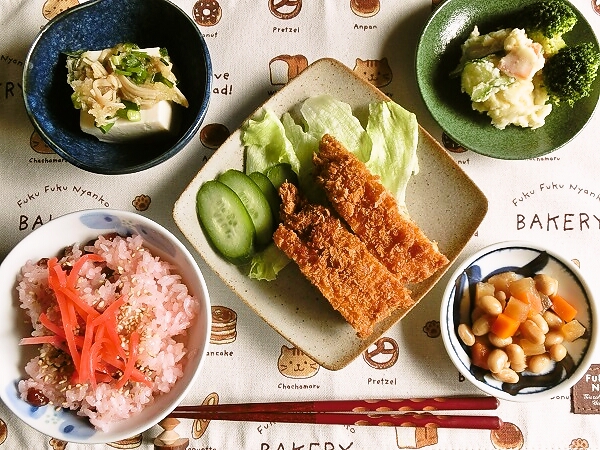 半額豚カツの昼ご飯