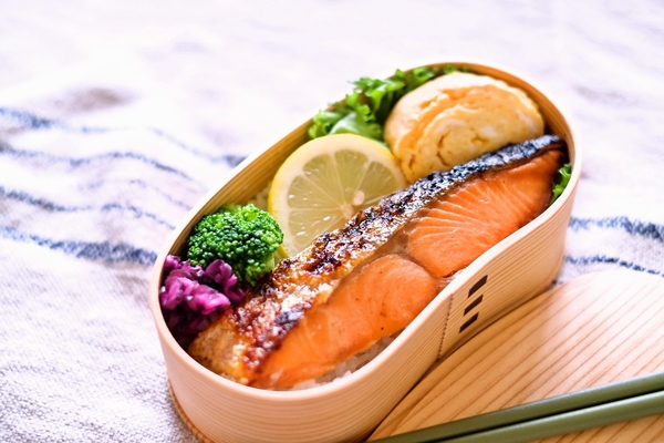 鮭弁当