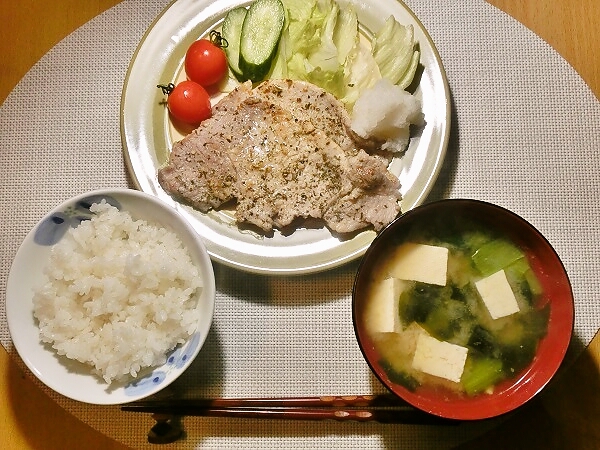 ポークソテーの晩ごはん