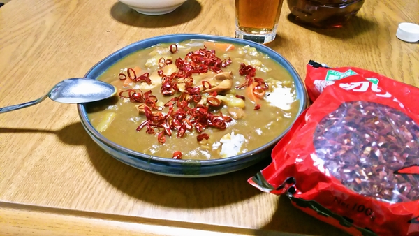 今日は定番カレー