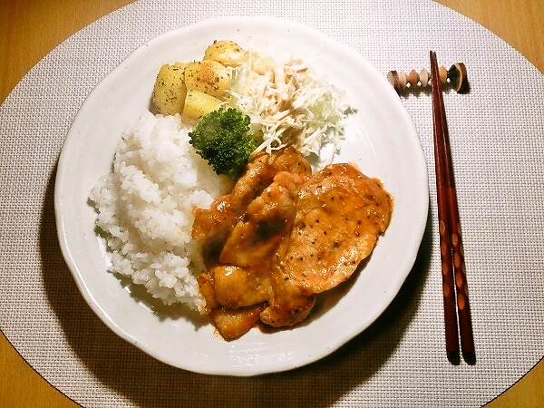 ポークチャップの晩ごはん