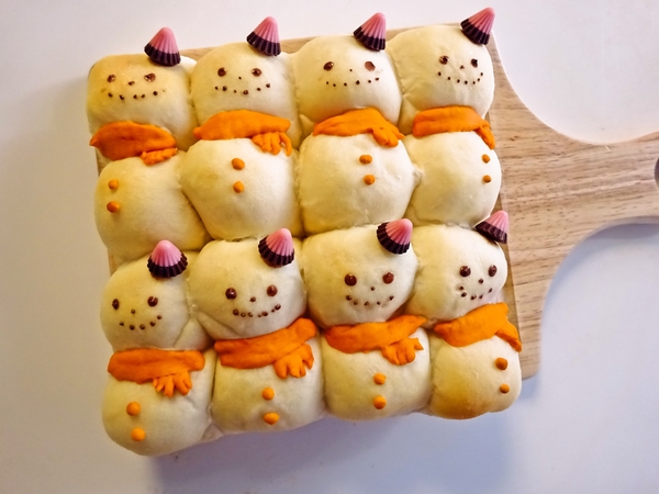 雪だるまちぎりパン
