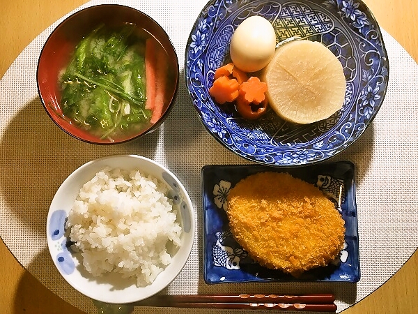 コロッケと煮物の晩ごはん