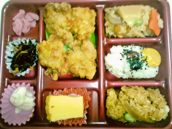 唐揚げおこわ弁当