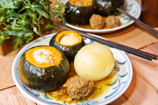 坊ちゃん南瓜の肉詰め