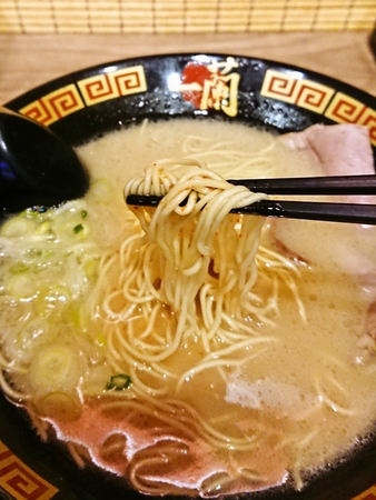 一蘭のラーメンを初体験♪２