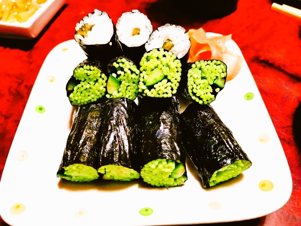 釧裏名物釧路赤横将来のそば寿司500円