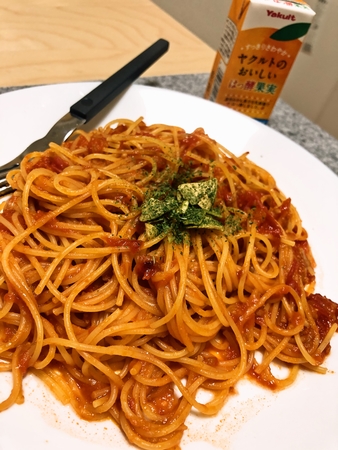 トマトとニンニクのパスタ