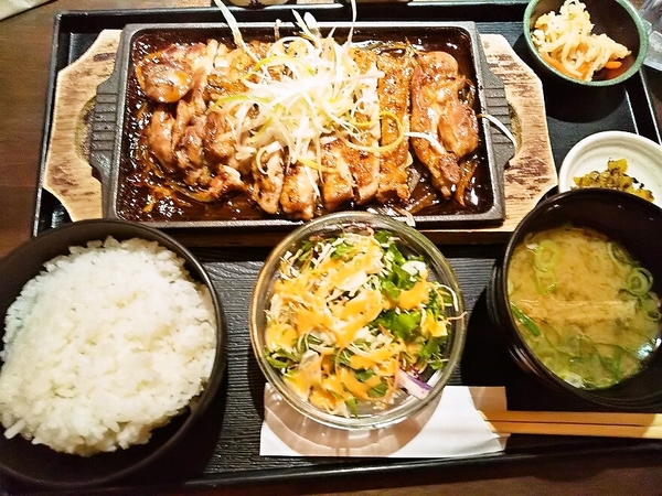 鶏の炭焼き定食