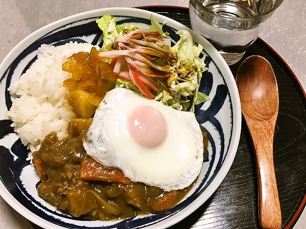 目玉焼きカレー
