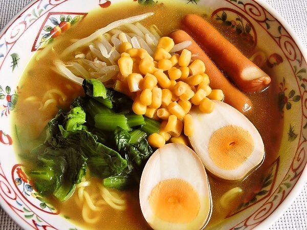 肉のハナマサ「お肉屋さんが作ったカレーラーメン」