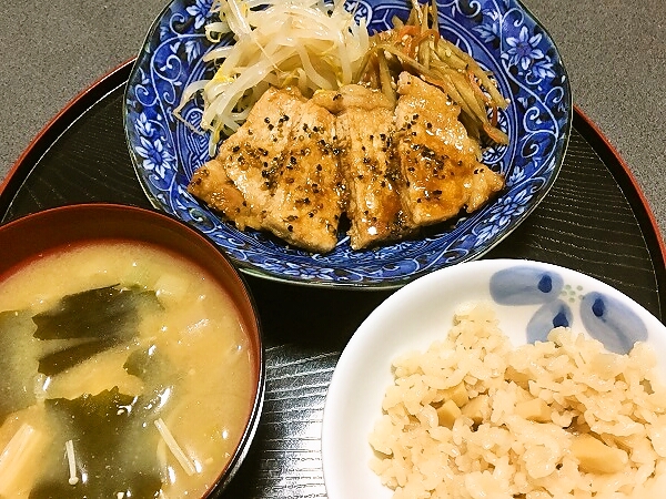 トンテキと筍ご飯