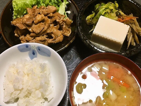 豚の生姜焼きの晩ごはん