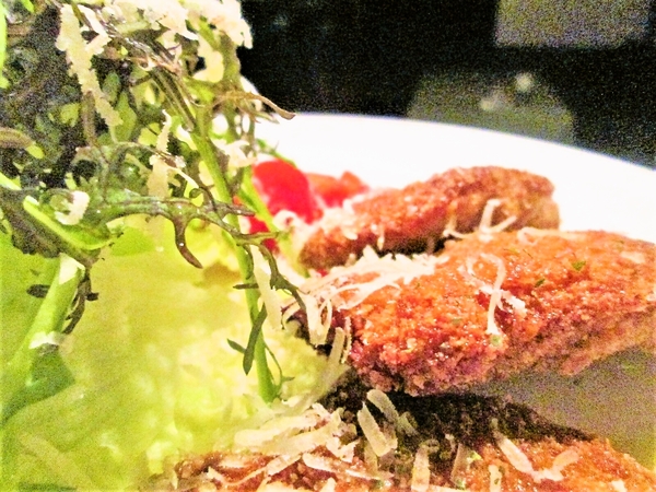 仔牛のミラノ風カツレツ