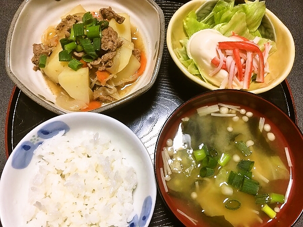 肉じゃがの晩ごはん