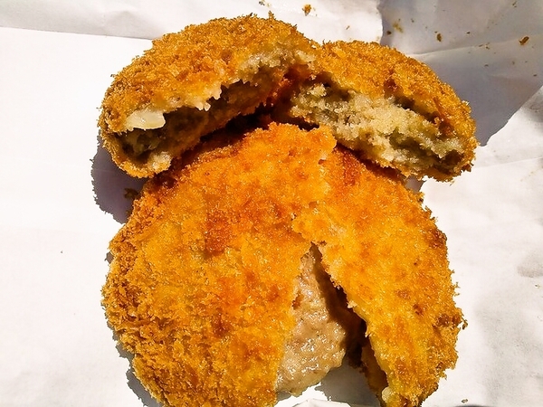 老舗精肉店のミンチカツとコロッケ