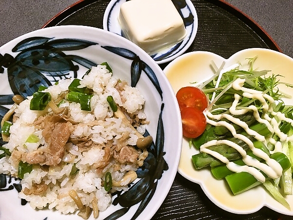 牛肉としめじの混ぜご飯