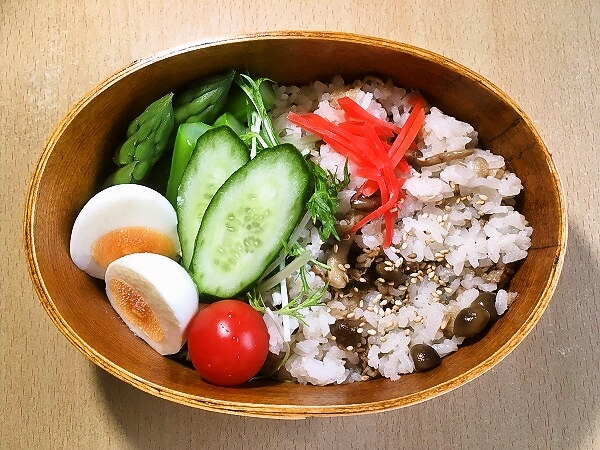 豚としめじの混ぜご飯弁当
