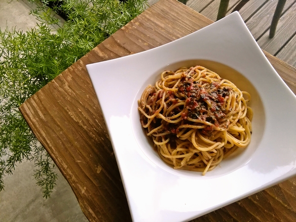 トマトバジルソースパスタ