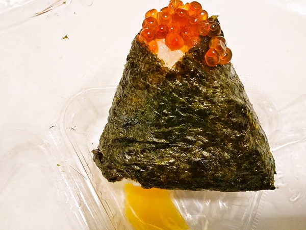 いくらおにぎり