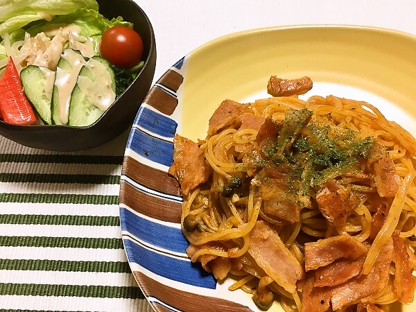 ベーコンとしめじのパスタ