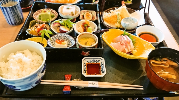 一ゑん＠福知山城の下の「豆皿八寸」