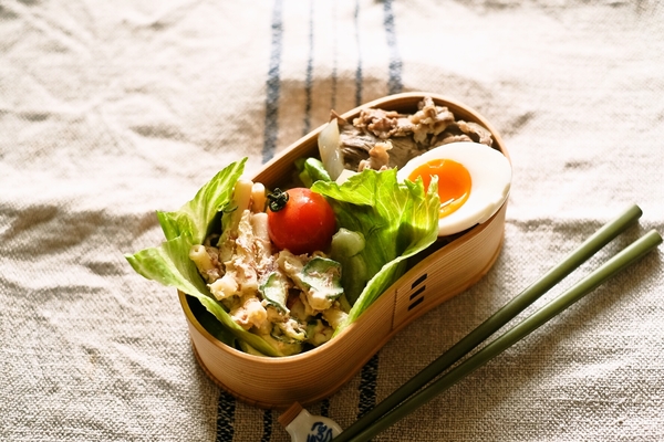 牛丼マカロニサラダ弁当