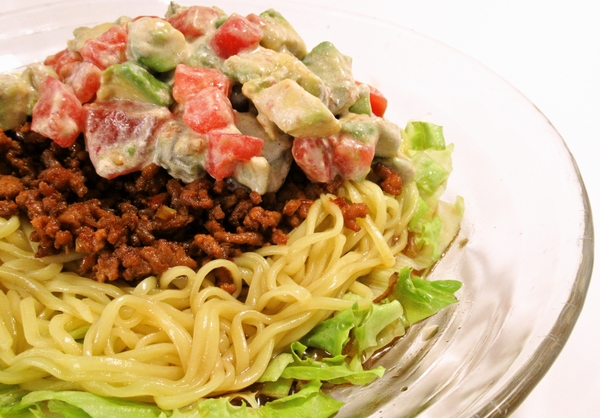 ひき肉とアボカドのサラダ冷やし中華