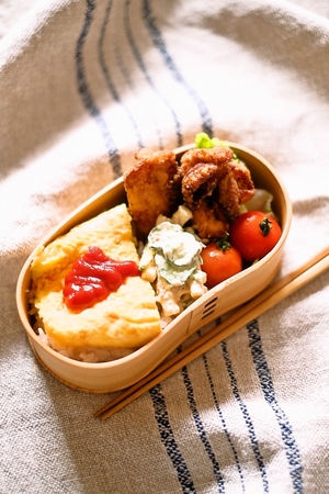 唐揚げオムレツ弁当