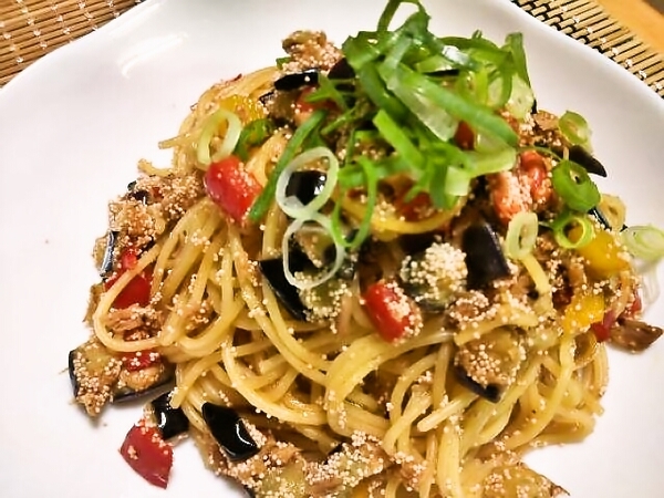 明太子とシーチキンとなすとパプリカのスパゲティー