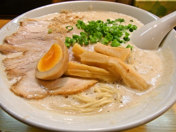 麺屋ひろまる　濃厚泡ラーメン