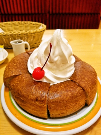 コメダ珈琲のシロノワール