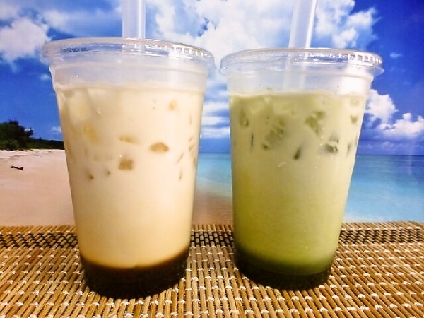 モスバーガーのタピオカ冬瓜茶ミルクとタピオカ抹茶ミルク