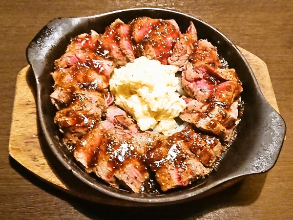 土間土間のステーキ