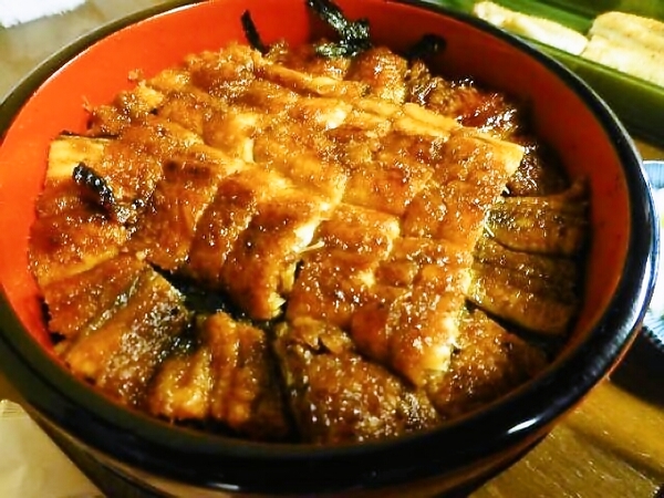 ひつまぶし　鰻がご飯の中にも入ってます
