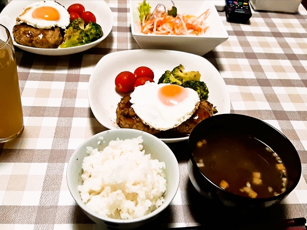 目玉焼きハンバーグ