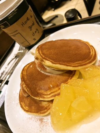 クラシックパンケーキ アップルシナモンミルクティー