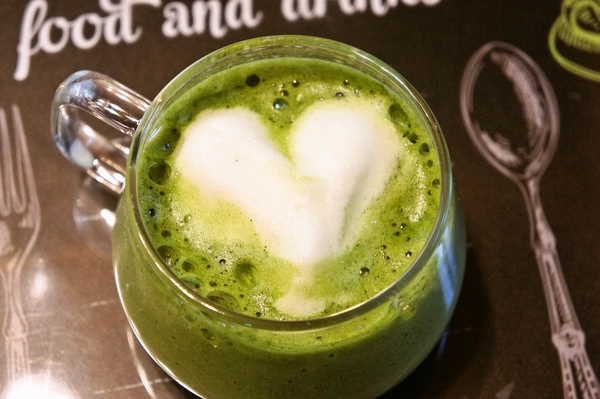 うちカフェで抹茶ラテ